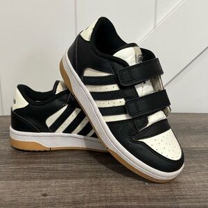 EUC Adidas Boys Sneakers